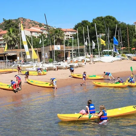 Bel F2 Proche Et Commerces Saint-Raphael (Var)